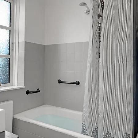 بيت للعطل 3 Bedroom Awesome In *