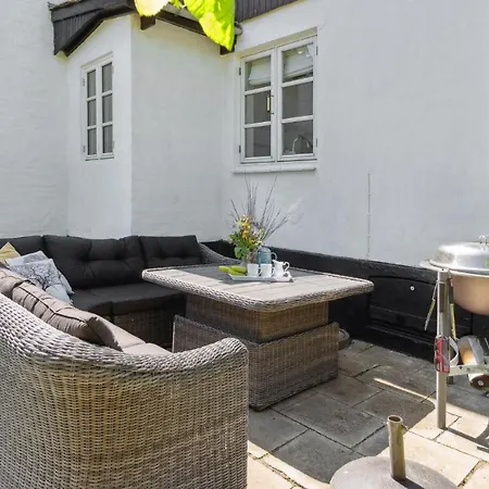 3 Bedroom Awesome In *